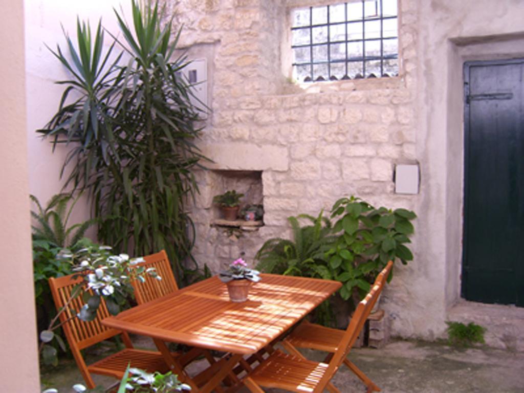 Dobra Apartments Trogir Bagian luar foto