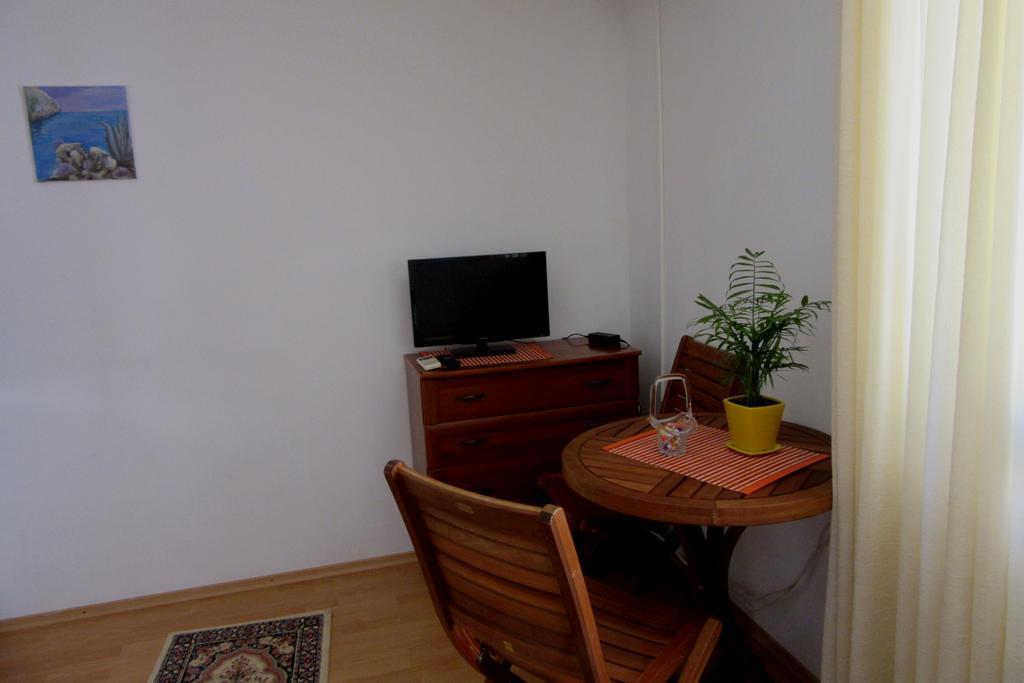 Dobra Apartments Trogir Bagian luar foto