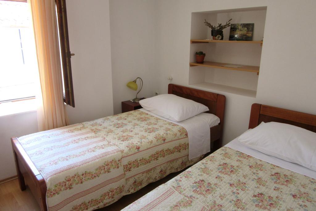 Dobra Apartments Trogir Bagian luar foto